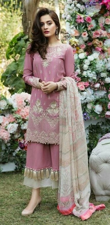 Amazing Ladies Trending Fashion in Pakistan - Textile Blog