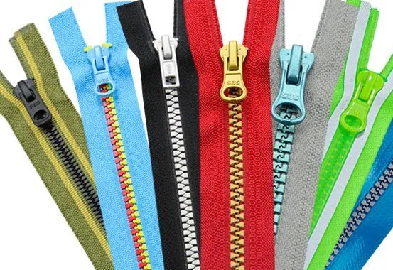 Khóa kéo là chi tiết trang trí quan trọng trong trang phục.