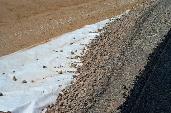 Application of nonwoven geotextiles in road construction