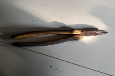 dụng cụ tuốt dây