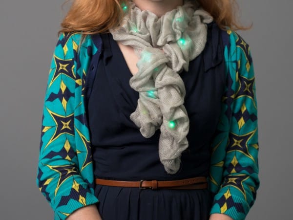 Color changing scarf by smart textile