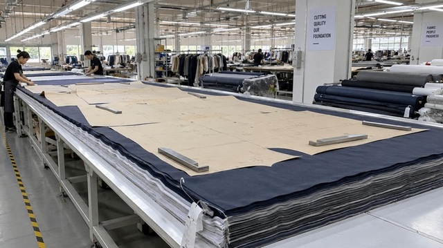 Fabric spreading
